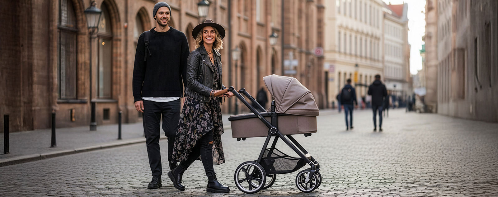 Kinderwagen-Set INDY M2 Swing mit Babywanne Panorama Relax für kleinere Eltern